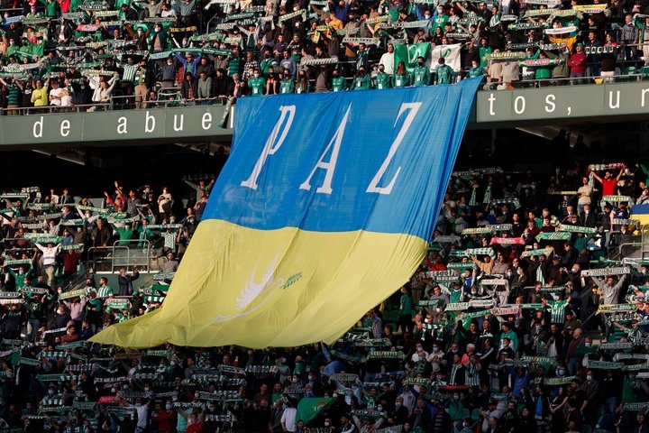 Em meio a guerra, Ucrânia anuncia volta do futebol no país