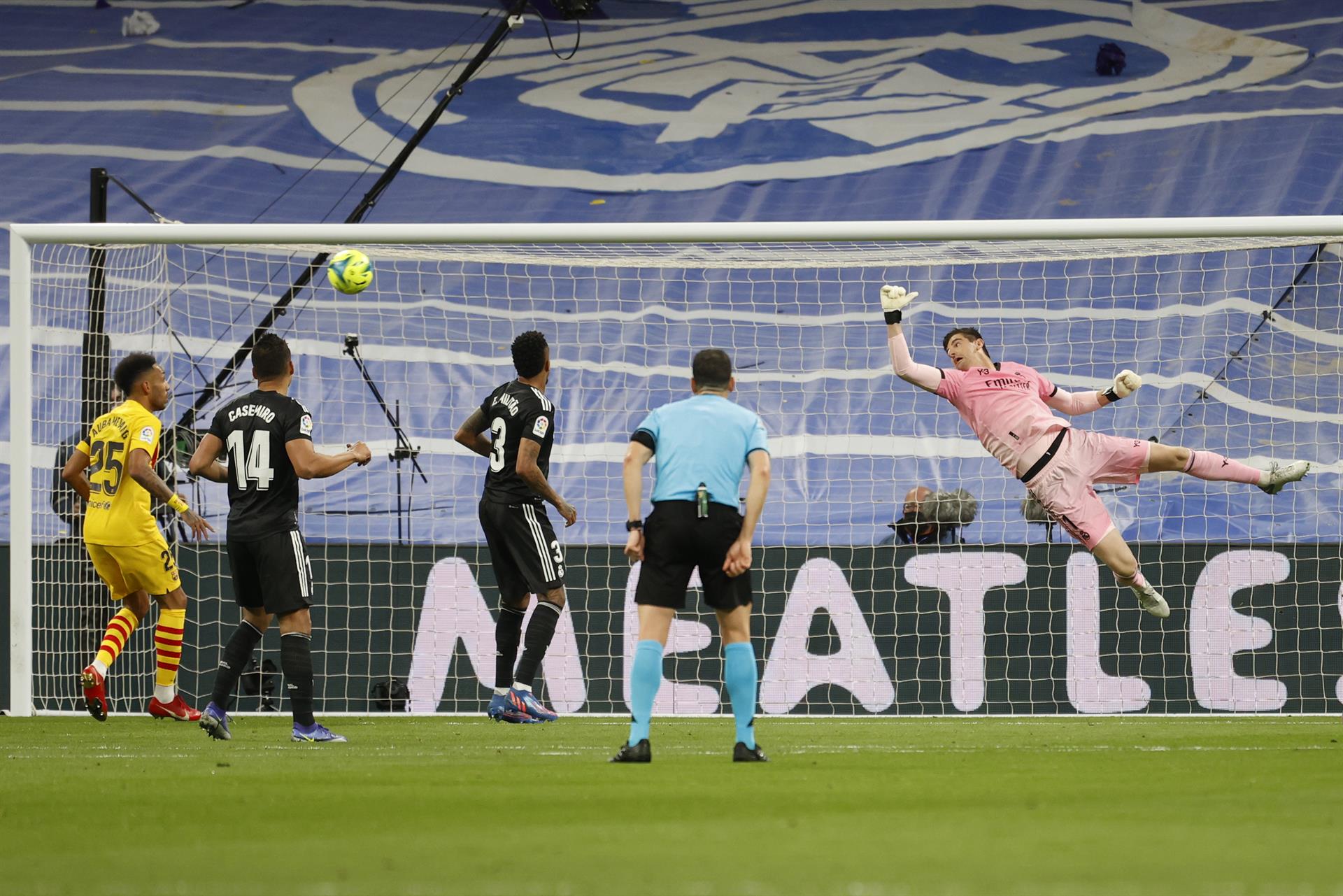 La Polémica Del Clásico Del Piscinazo De Vinicius Al Gol Made In Var De Aubameyang 8284