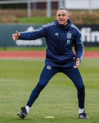 El entrenador de la selección española, Luis Enrique, durante el entrenamiento.EFE