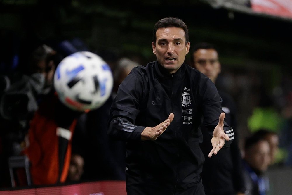 Scaloni discusses Argentina's hardships while Ecuador celebrate after 1-1 draw. EFE