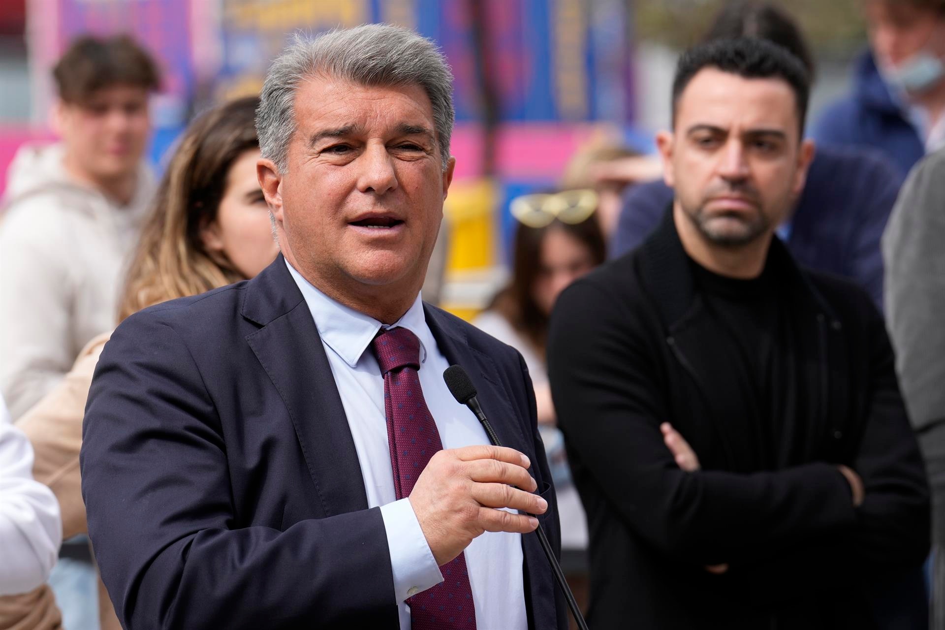Las dos ventas y los dos fichajes que se plantea el Barça