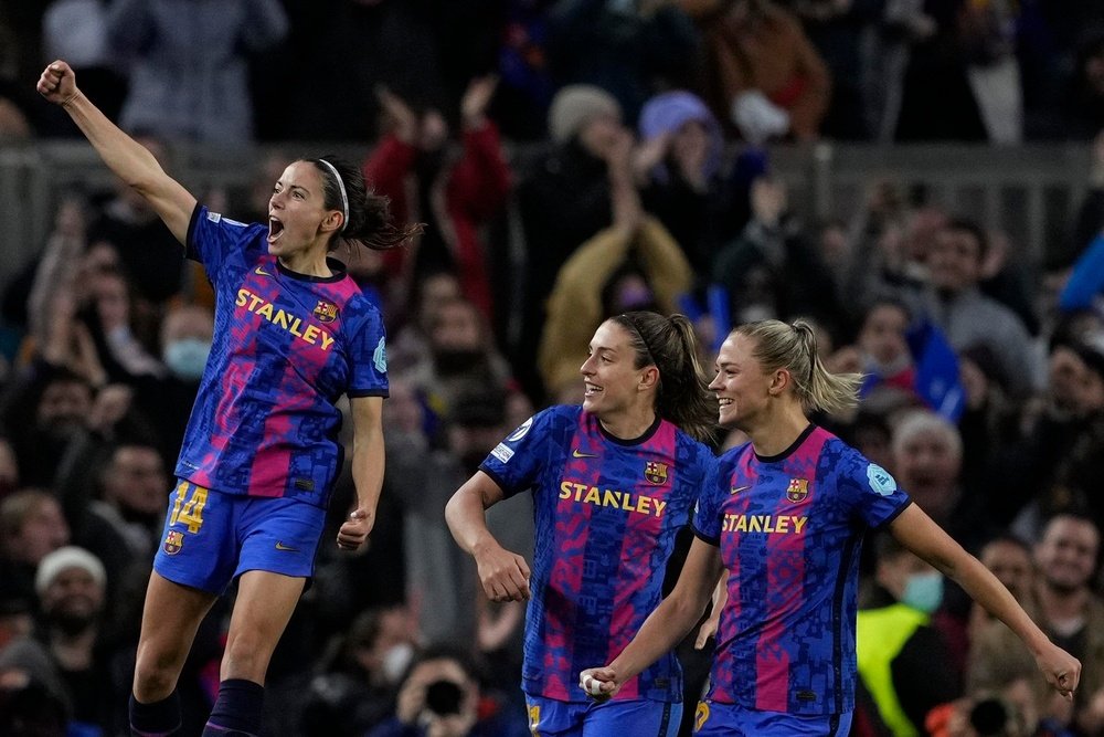 El Barcelona Femenino goleó por 5-2 al Real Madrid en el Camp Nou. EFE