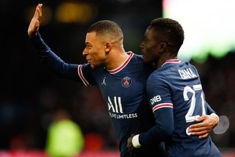 Kylian Mbappe netted a brace in PSG's 5-1 victory over Lorient. EFE