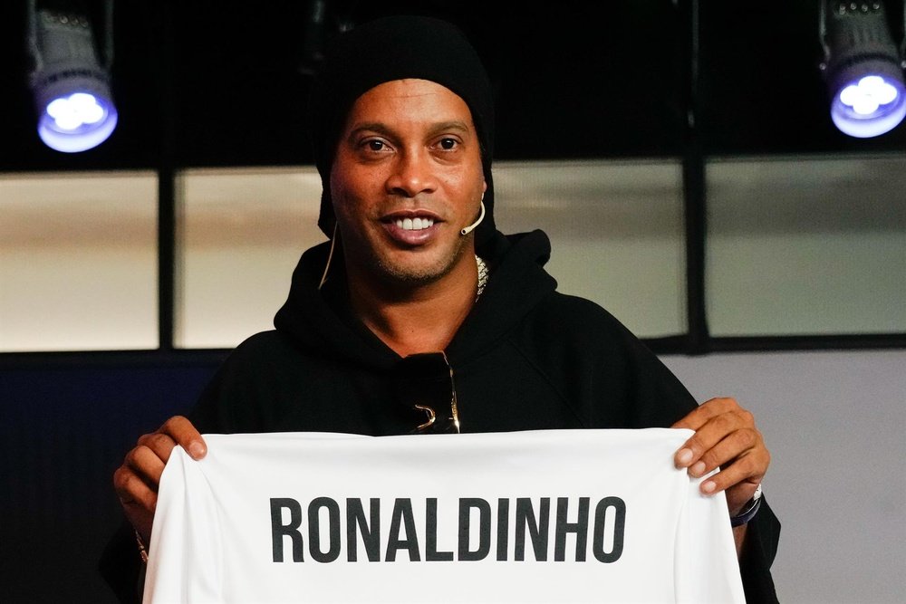 Ronaldinho veut le bonheur de Mbappé et de Messi. EFE