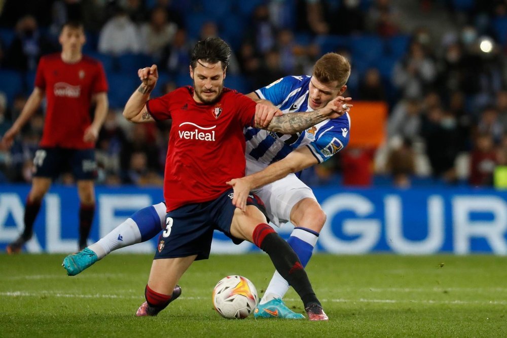 Juan Cruz habló de su continuidad en Osasuna. EFE