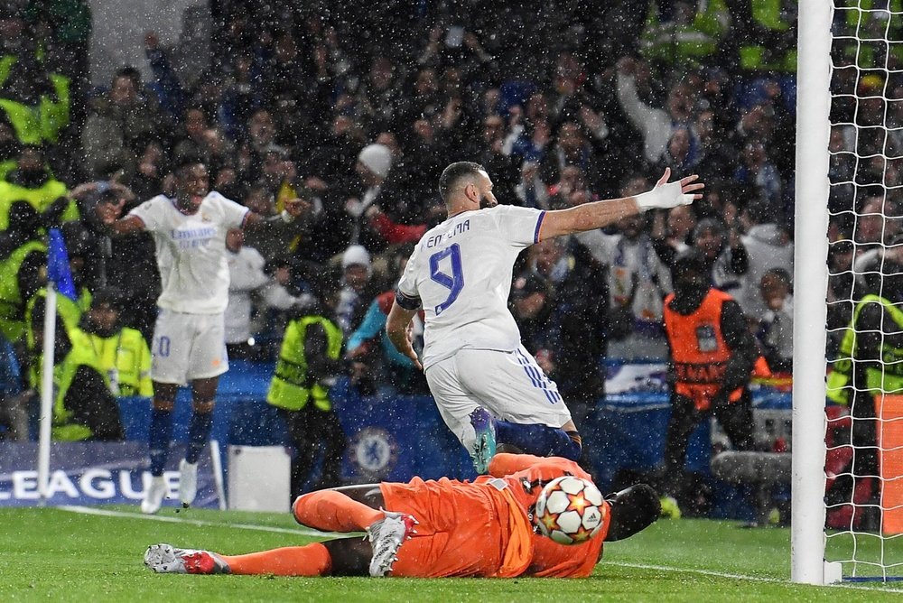 Benzema marcó los tres goles del Real Madrid. EFE