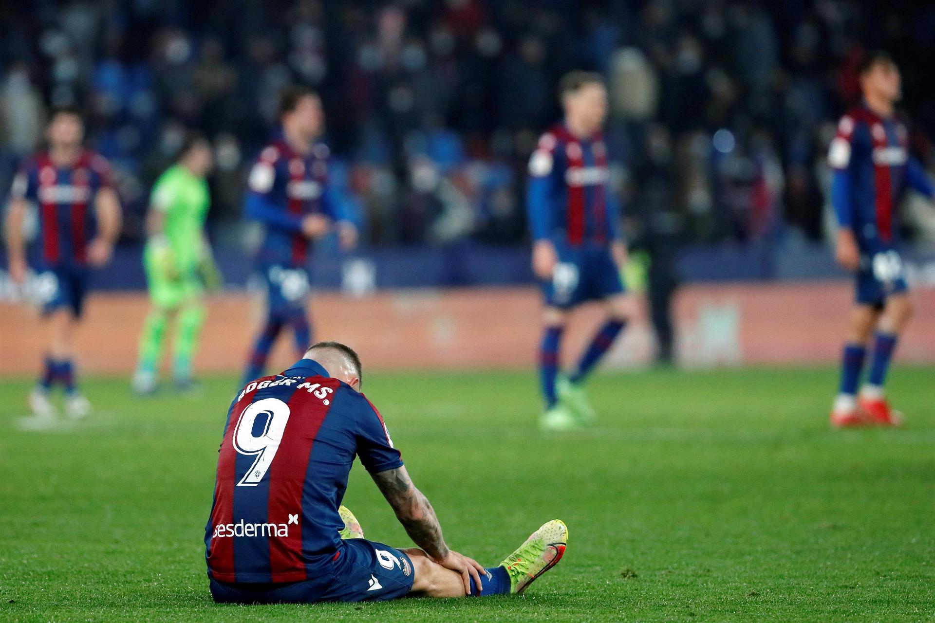 El Levante, bajo mínimos para su final de Granada