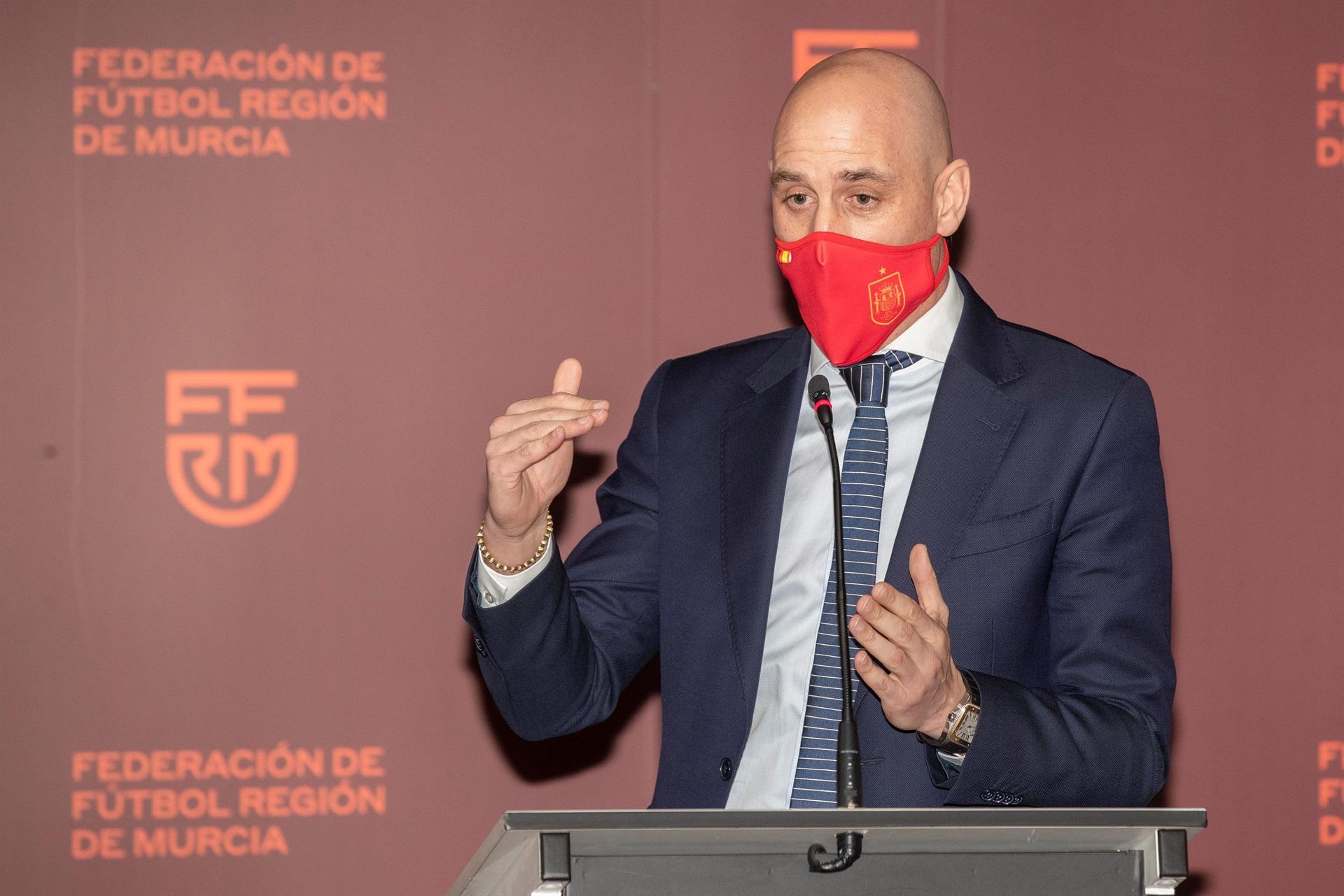 El sueldo de Rubiales es público. EFE