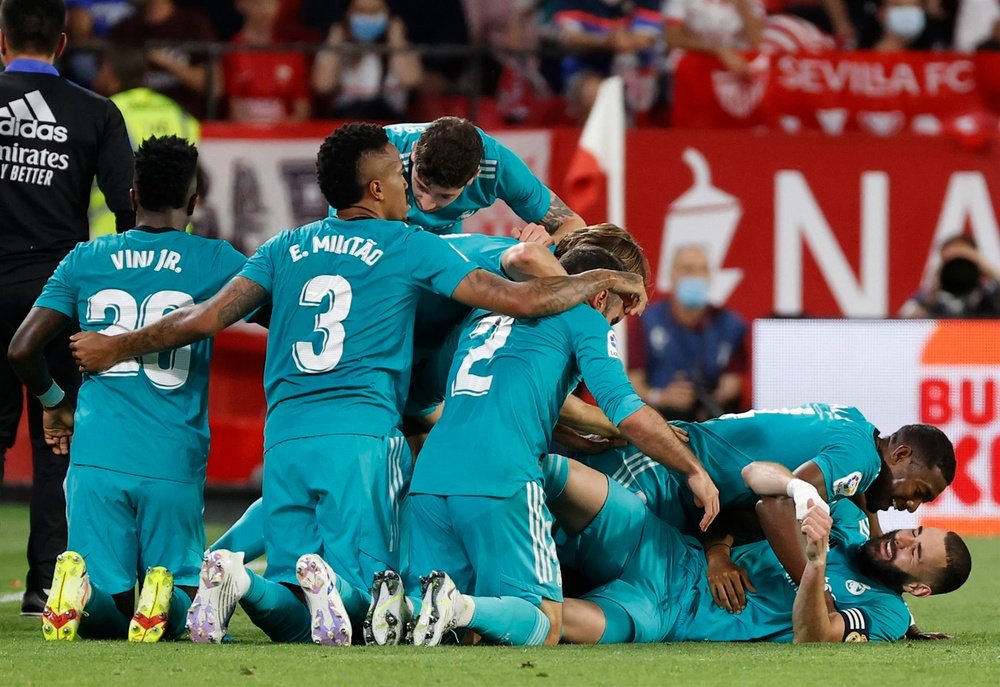 Karim Benzema gave Real Madrid a 2-3 win over Sevilla. EFE