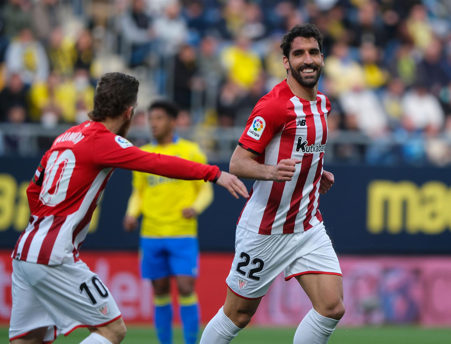 Raul Garcia Makes His 500th Appearance In La Liga 9269