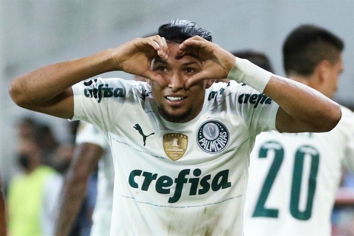 Rony de Palmeiras celebra un gol hoy, en un partido de la Copa Libertadores.AFP
