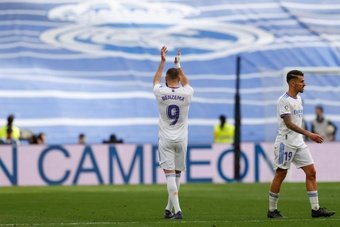 Benzema elogió el paso de Chicharito por el Real Madrid. EFE