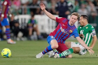 De Jong, determined to stay at Camp Nou. EFE