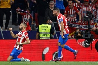 Atlético vence o dérbi de Madri e carimba a faixa do Real. AFP