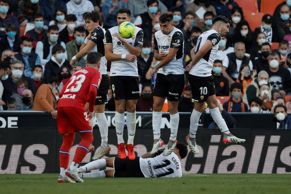 El Valencia no ha podido pasar de la zona media de la tabla. EFE