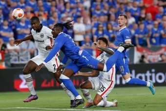 L'Eintracht alza al cielo il suo secondo trofeo europeo