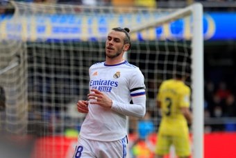 Tottenham near the door on Bale