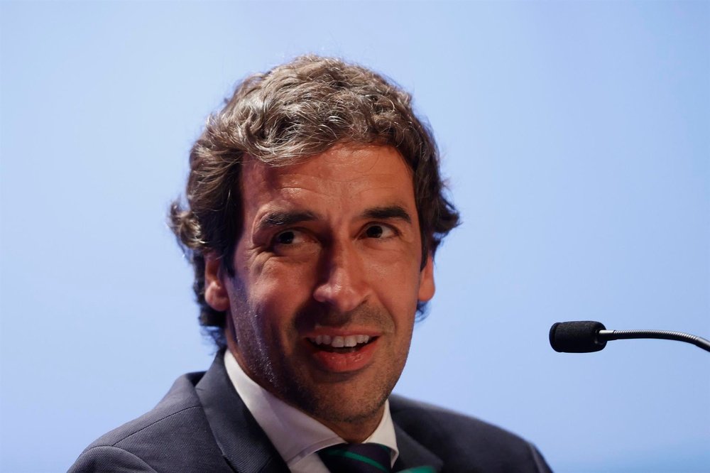 Raul Gonzalez praised Pique's career. EFE