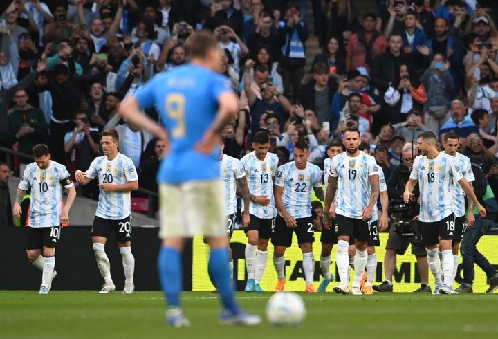 L'Argentina insegna calcio, l'Italia prende appunti. efe