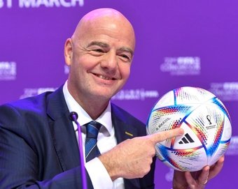 La FIFA et la Ligue du Qatar ont signé un accord pour la professionnalisation des clubs .AFP