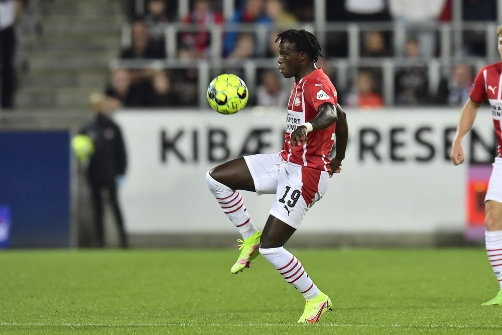 Bruma arrives at Fenerbahçe is on a one-year loan. EFE