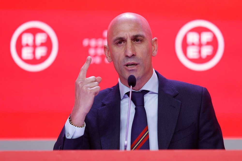 Rubiales dejó caer un mensaje a las jugadoras de España. EFE