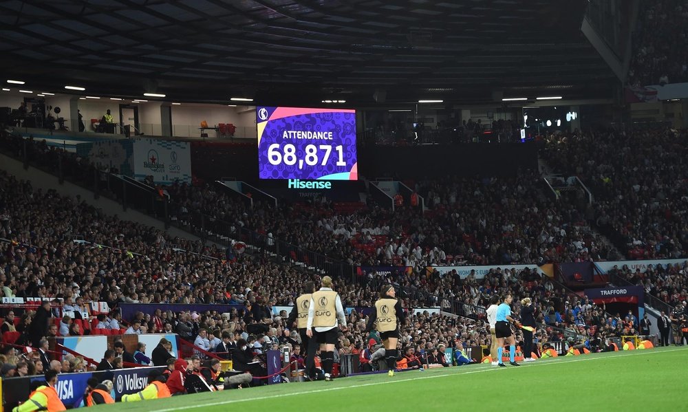 O Inglaterra-Áustria bate recorde de assistência com 68.871 espectadores.EFE