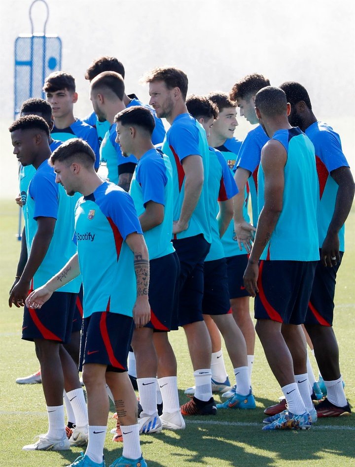 O Barcelona descarta quatro jogadores para viajar para os Estados Unidos