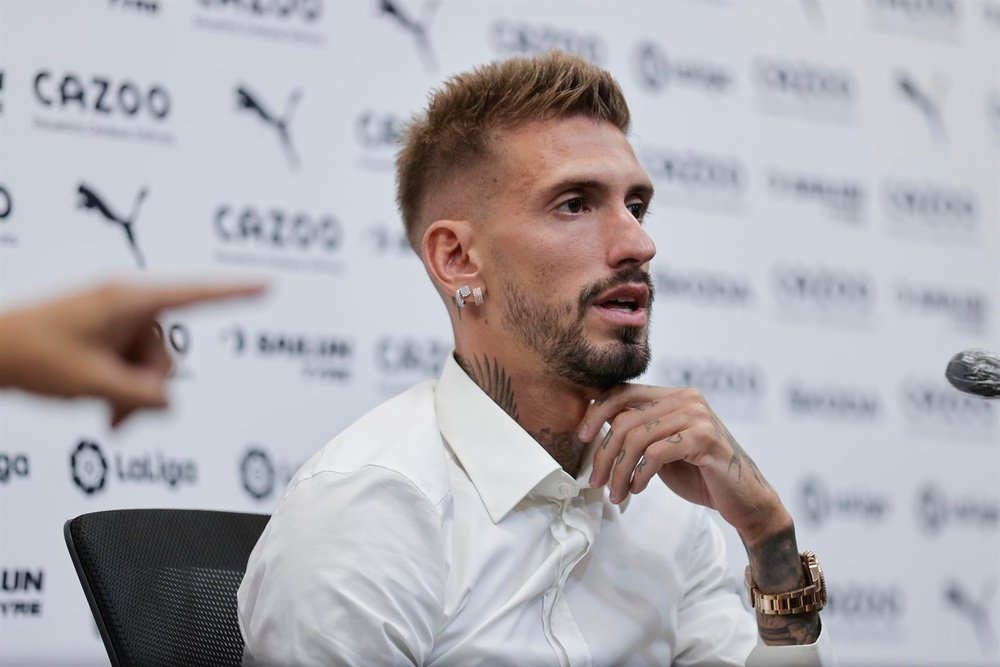 Samu Castillejo wants to return to Malaga. EFE/Manuel Bruque