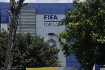 El Salvador busca soluciones ante la posible suspensión de la FIFA. EFE