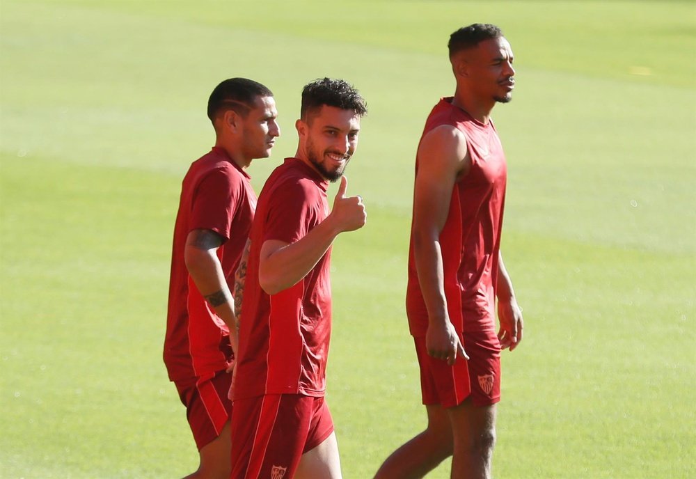 Telles have already trained under the orders of Julen Lopetegui. EFE