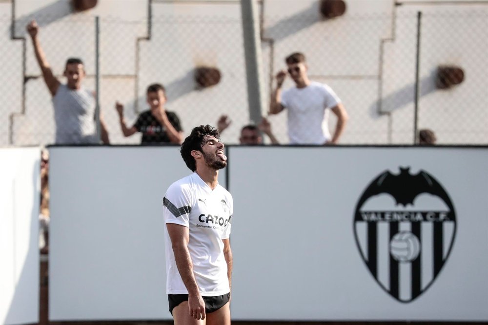 Guedes has signed for Benfica. EFE