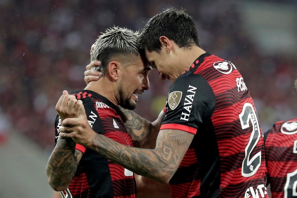 Flamengo venció por 1-0 a Corinthians. EFE