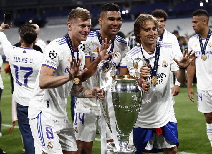 Las tres opciones que analiza el Madrid para sustituir a Kroos