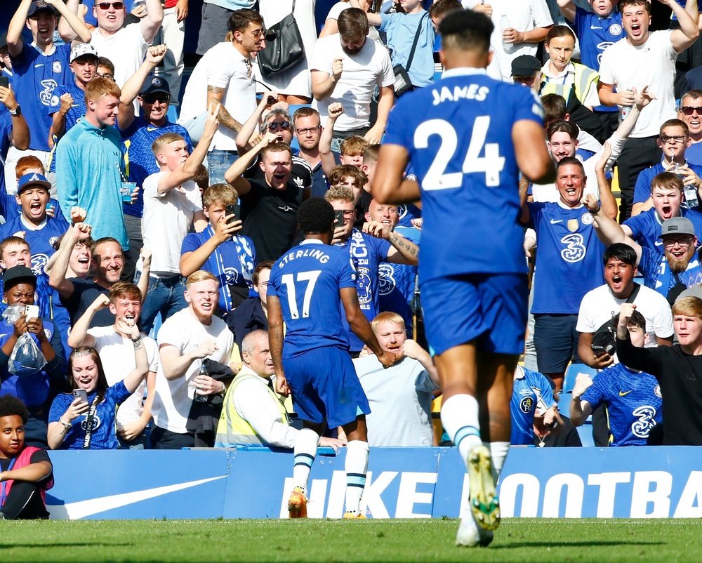 El Chelsea venció por 2-1 al Leicester. EFE
