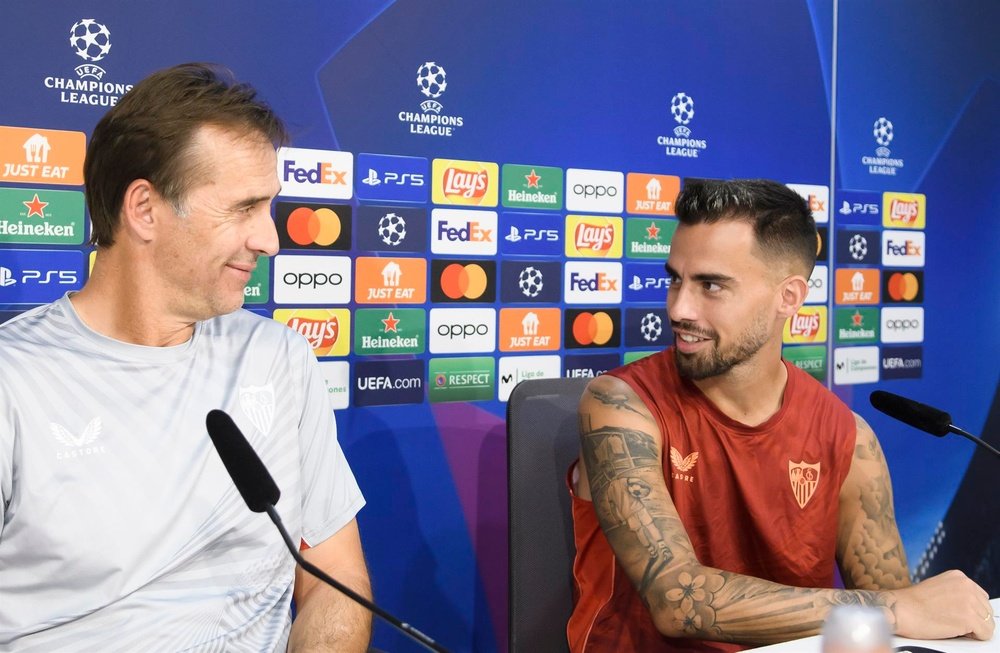 Lopetegui y Suso, en la rueda de prensa previa al Sevilla FC - Manchester City de UEFA Champions League. Foto: EFE/Raul Caro