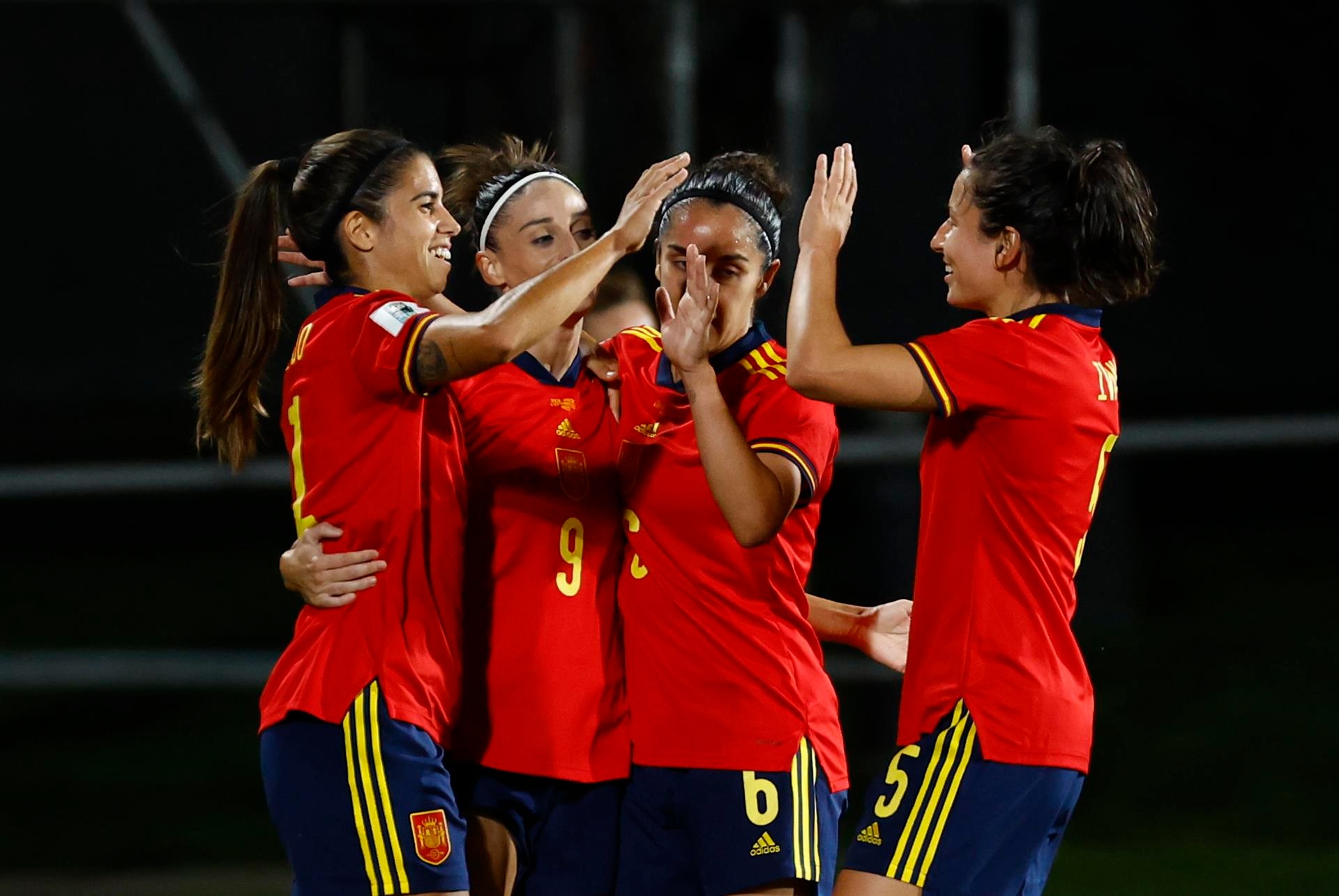 Laia Codina debutó y marcó un gol histórico con España: 
