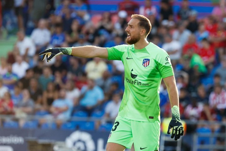 Man Utd want to get Oblak off Atletico