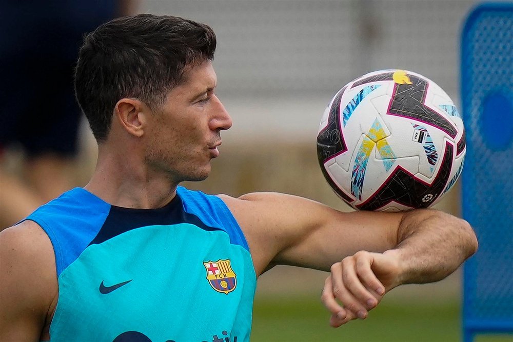 Robert Lewandowski is set to play against his former club. EFE