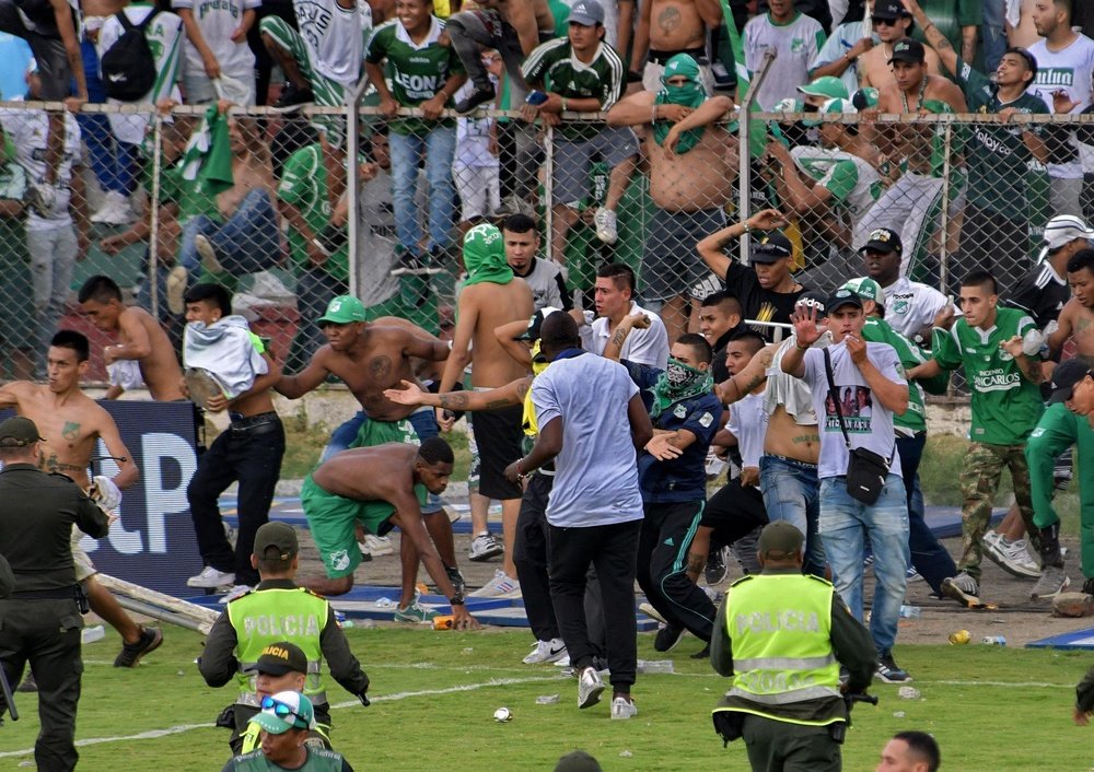 Cortuluá-Deportivo Cali acabó en el 82' por una invasión de campo. EFE