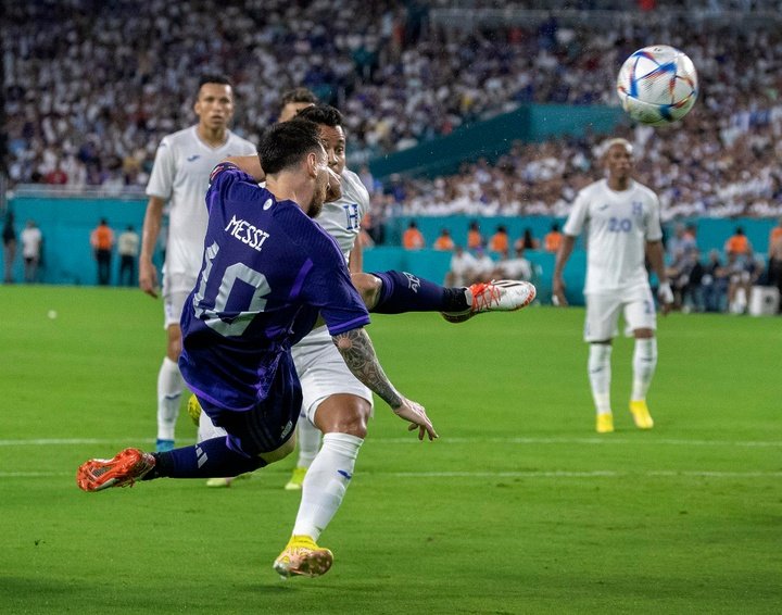 Messi régale et guide l'Argentine à la victoire contre le Honduras
