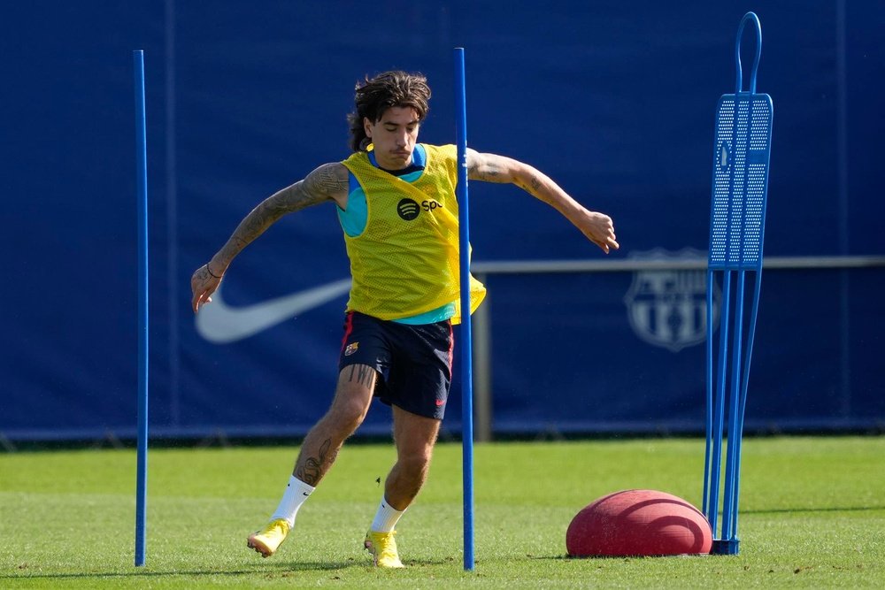 Bellerin to leave Barca. EFE