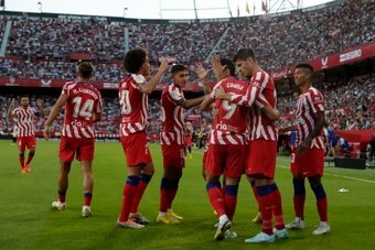 O Atlético 'baila' no Sánchez-Pizjuán e afunda o Sevilla. EFE