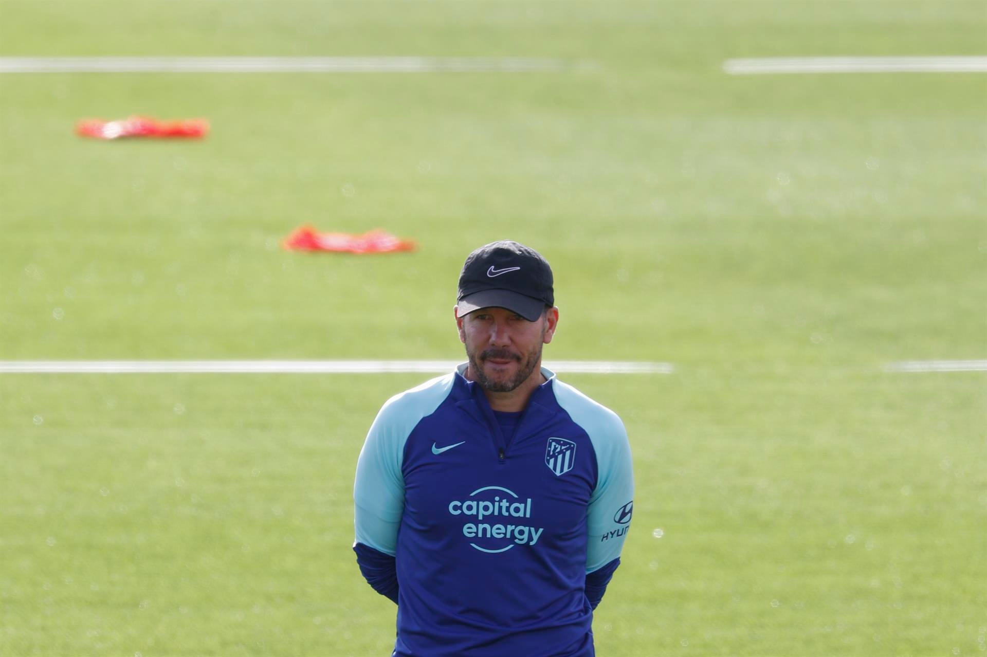 Simeone is thinking about Atletico Madrid's squad. EFE