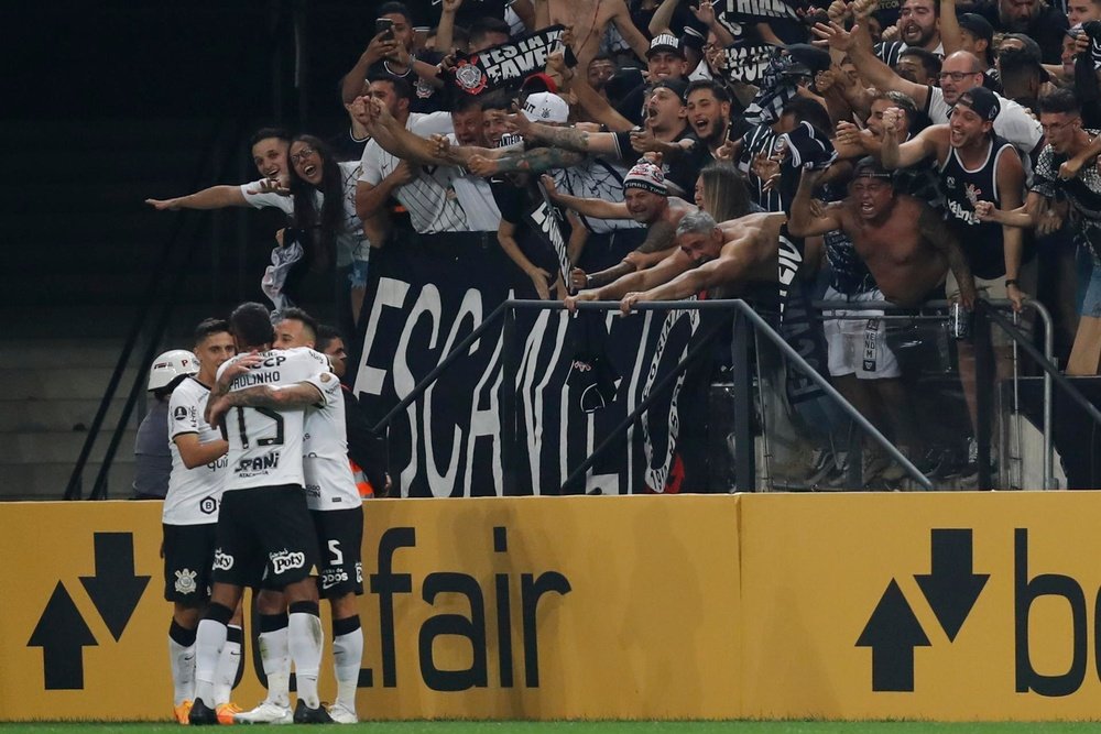 Celebração doi gol do Corinthians contra o Athletico-PR no Brasileirão.EFE