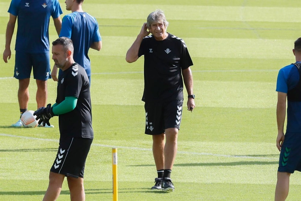 Manuel Pellgrini hizo debutar al canterano Juan Cruz. EFE