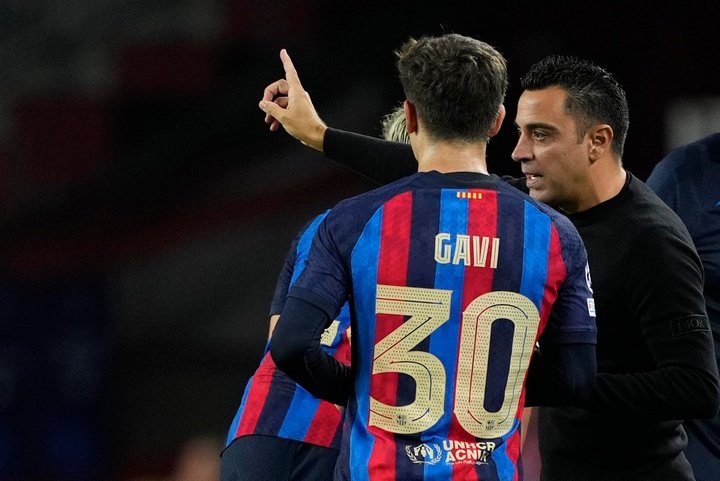 Após título da Supercopa, Xavi rasga elogios a Gavi