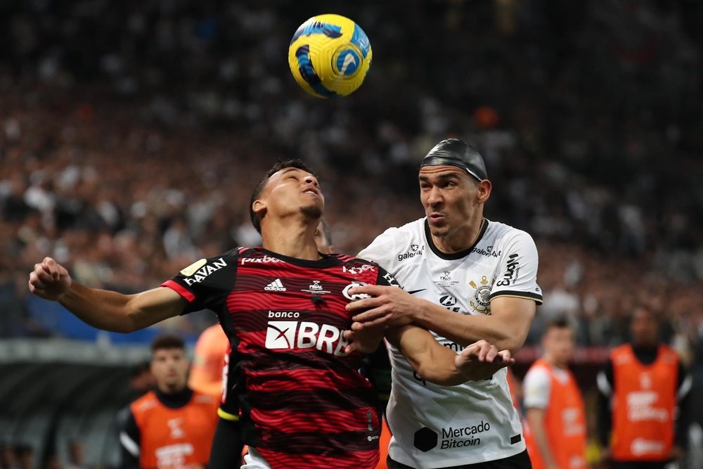 Flamengo e Corinthians decidem a competição no Maracanã.EFE