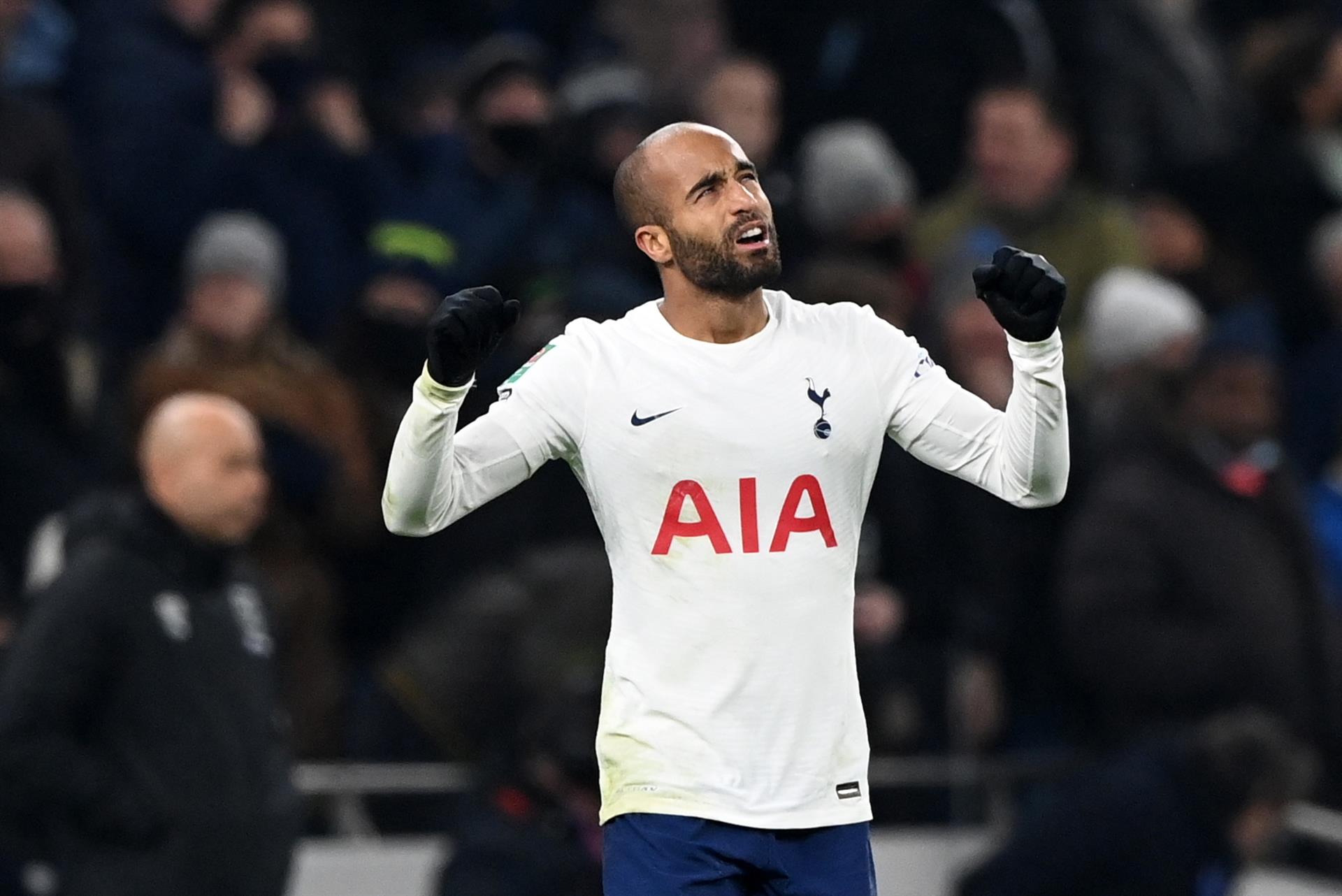 Lucas moura tottenham store jersey