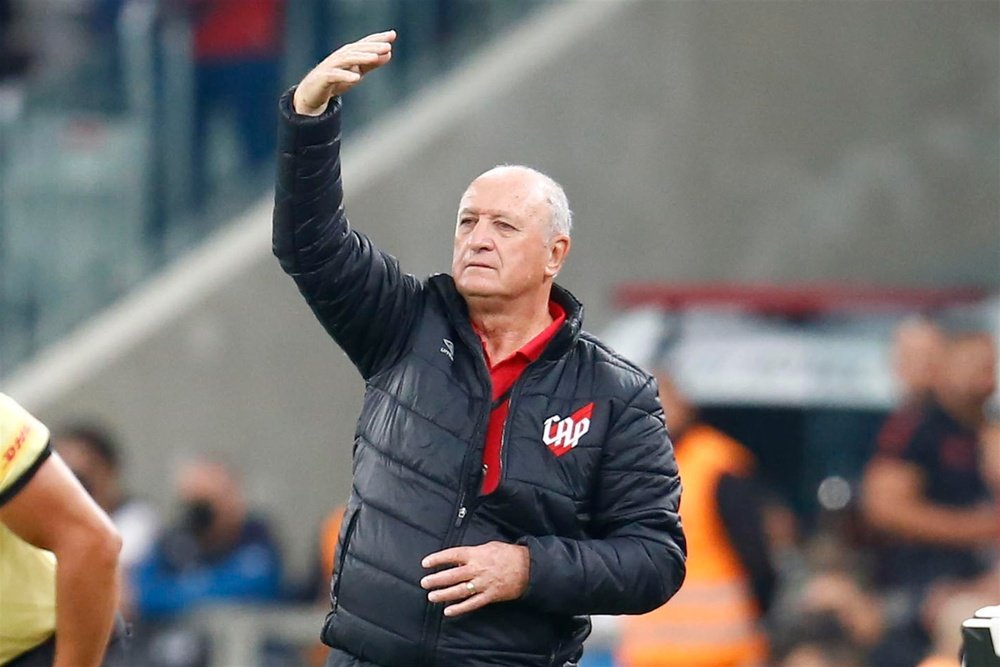 Scolari will look to end his career by lifting Copa Libertadores with Athletico Paranaense, EFE